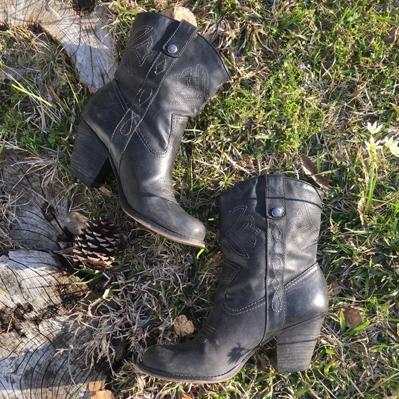 Dolce Vita Shoes - GiannI Bini “Aces Wild” Charcoal Leather Boots 8.5